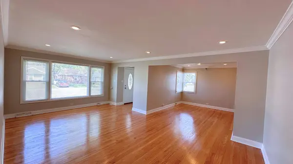 15519 Gouwens Lane, South Holland, IL 60473