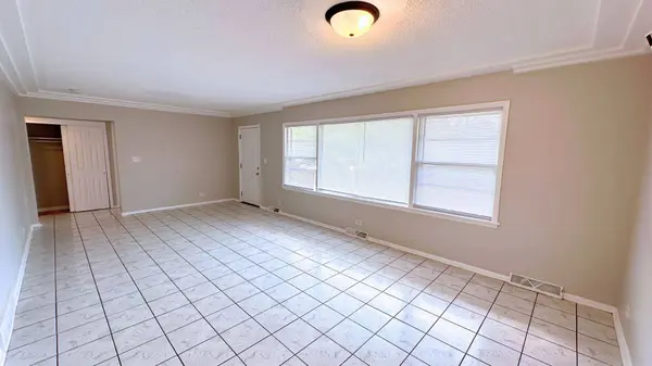 944 E 163rd Place, South Holland, IL 60473