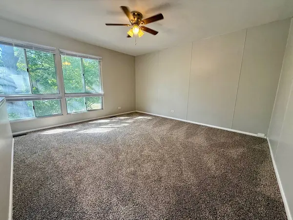 149 Highbury Drive, Elgin, IL 60120