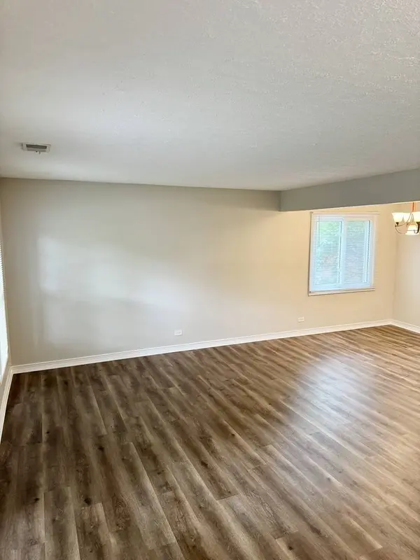 716 Shining Water Drive, Carol Stream, IL 60188