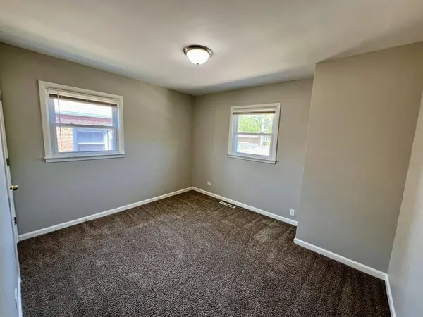 17415 BURNHAM Avenue, Lansing, IL 60438