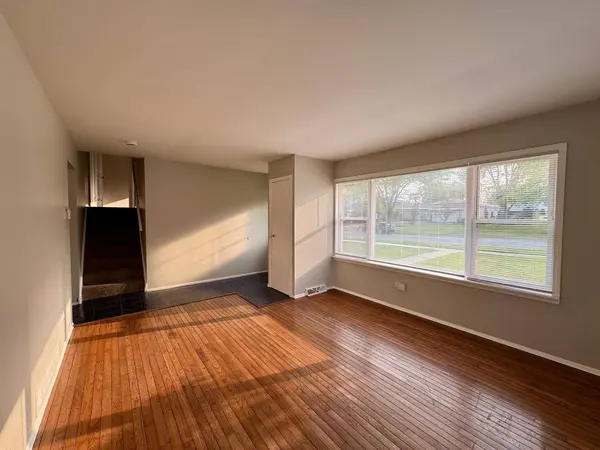 4230 Barry Lane, Oak Forest, IL 60452