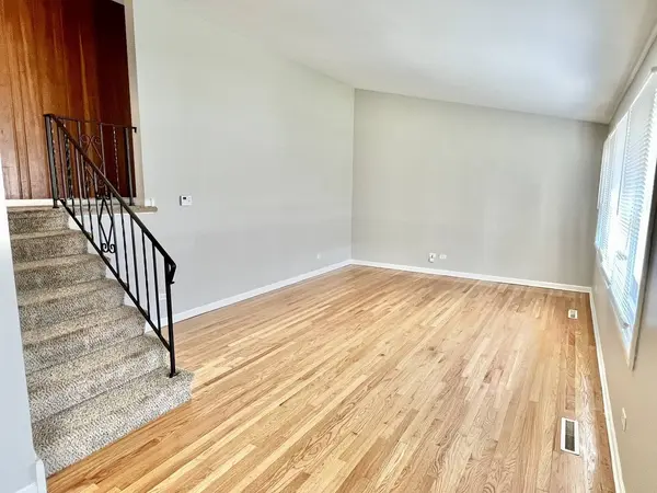 17415 BURNHAM Avenue, Lansing, IL 60438