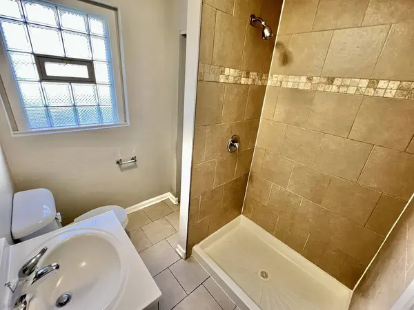 17415 BURNHAM Avenue, Lansing, IL 60438