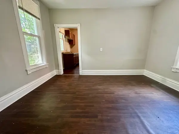 370 North Street, Elgin, IL 60120