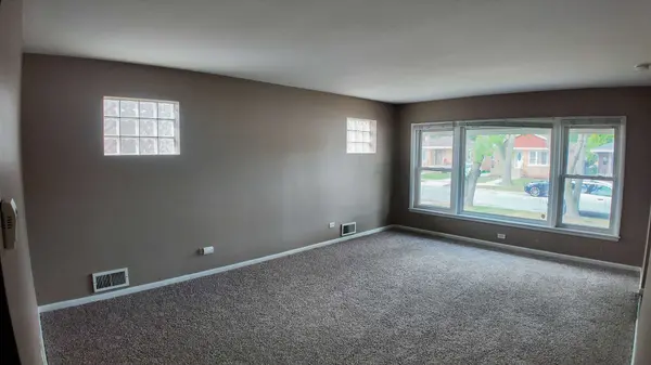 15501 Maryland Avenue, Dolton, IL 60419