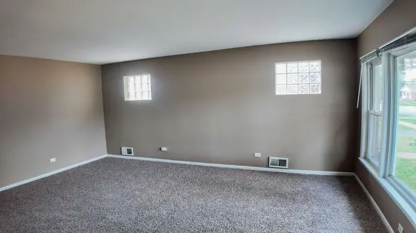 15501 Maryland Avenue, Dolton, IL 60419