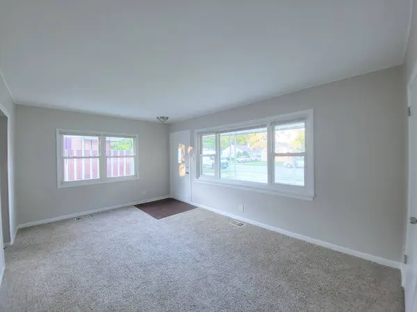 14610 Sawyer Avenue, Midlothian, IL 60445
