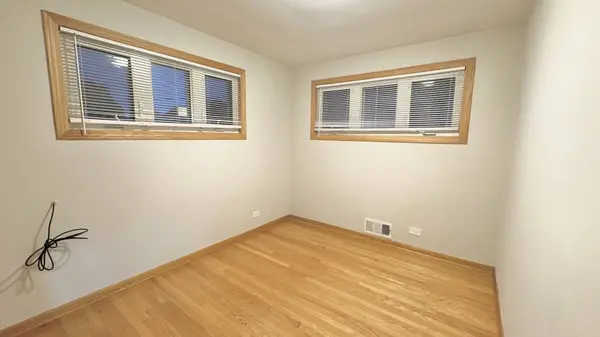 6005 S Menard Avenue, Chicago, IL 60638