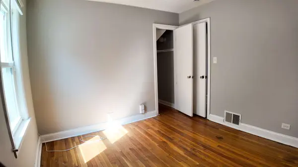 3443 N Page Avenue, Chicago, IL 60634