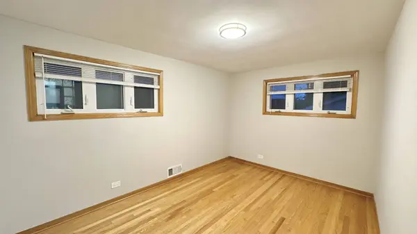 6005 S Menard Avenue, Chicago, IL 60638