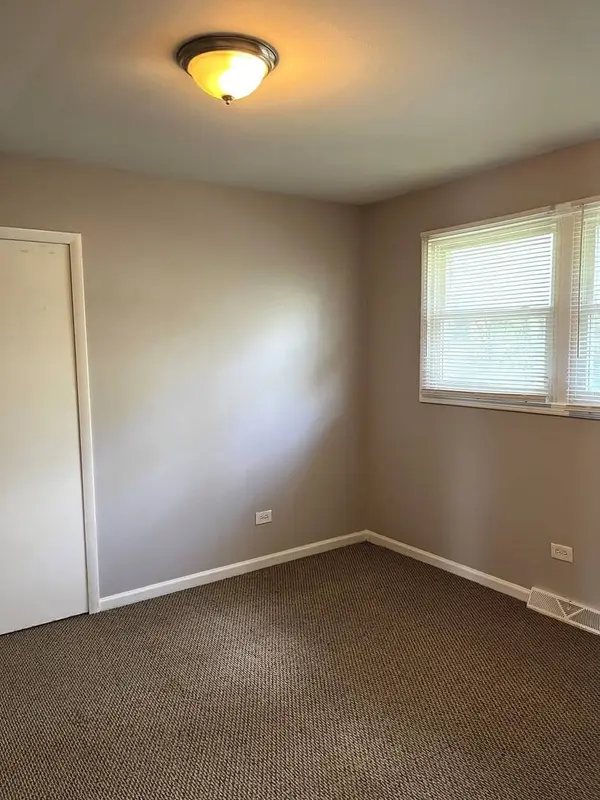 2724 Lake Park Drive, Lynwood, IL 60411