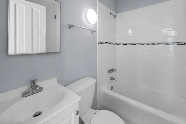 1616 N Bosworth Avenue, Chicago, IL 60642