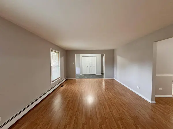 4325 Oakwood Lane, Matteson, IL 60443