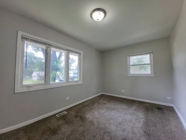 349 E Maple Drive, Glenwood, IL 60425