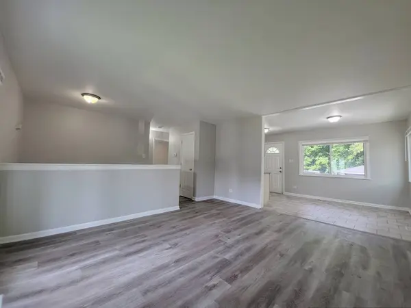 349 E Maple Drive, Glenwood, IL 60425