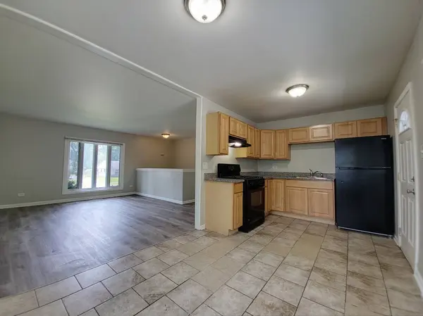 349 E Maple Drive, Glenwood, IL 60425