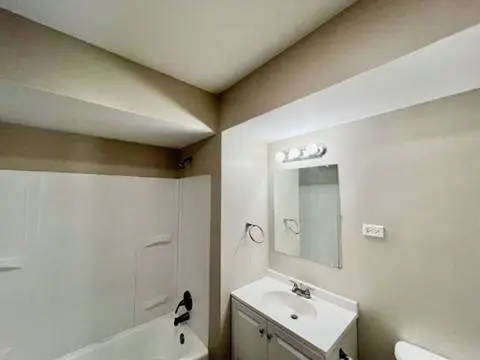 16535 S Elm Court, South Holland, IL 60473