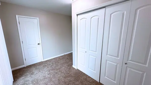 3125 W Whipple Drive, Merrionette Park, IL 60803