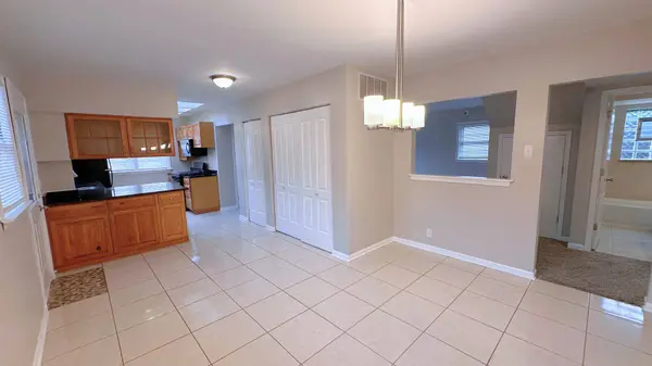 3125 W Whipple Drive, Merrionette Park, IL 60803