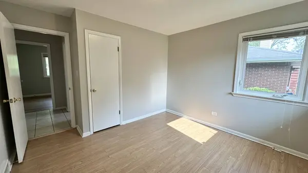 16417 School Street, South Holland, IL 60473