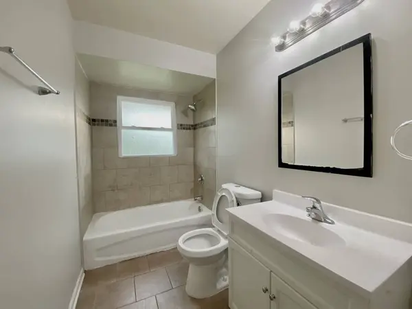 18964 WILDWOOD Avenue, Lansing, IL 60438