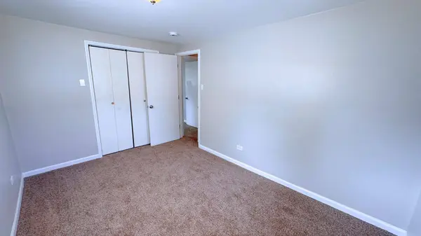 14039 S Claire Boulevard, Robbins, IL 60472