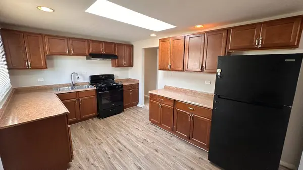 14039 S Claire Boulevard, Robbins, IL 60472