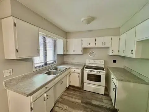 12513 S McVickers Avenue, Palos Heights, IL 60463