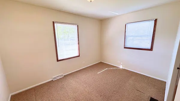 231 E Tulip Drive, Glenwood, IL 60425