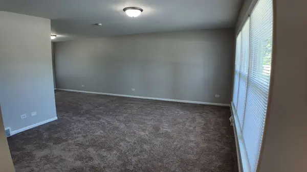 15444 State Street, South Holland, IL 60473