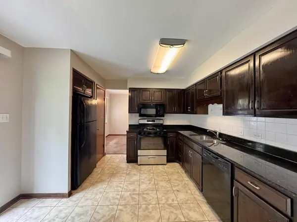 17945 Maple Street, Lansing, IL 60438