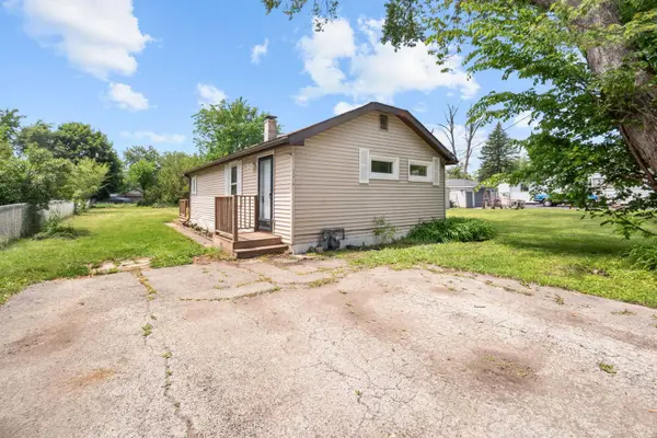 37714 N Nippersink Place, Spring Grove, IL 60081