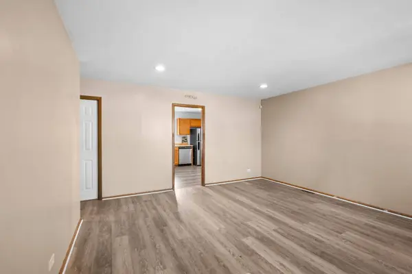 18945 W Old Plank Road, Grayslake, IL 60030