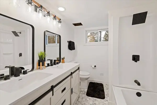 27 Maple Avenue, Lake Zurich, IL 60047