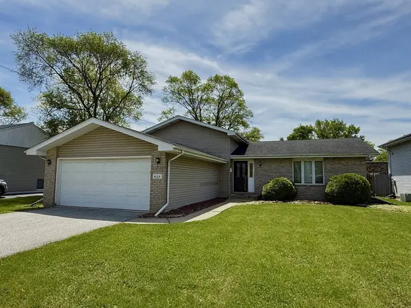 424 E Clark Street, Glenwood, IL 60425