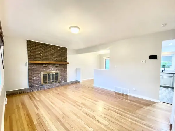 112 E 160th Place, South Holland, IL 60473