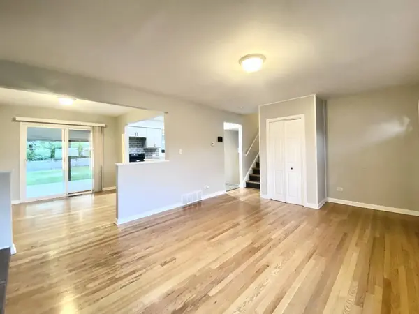 112 E 160th Place, South Holland, IL 60473