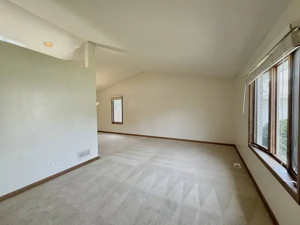 424 E Clark Street, Glenwood, IL 60425