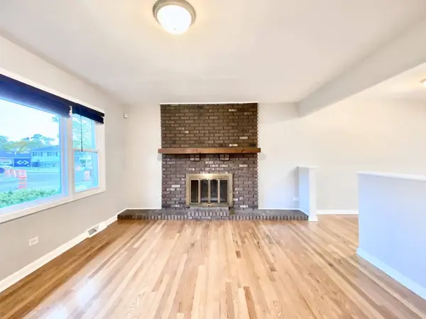 112 E 160th Place, South Holland, IL 60473