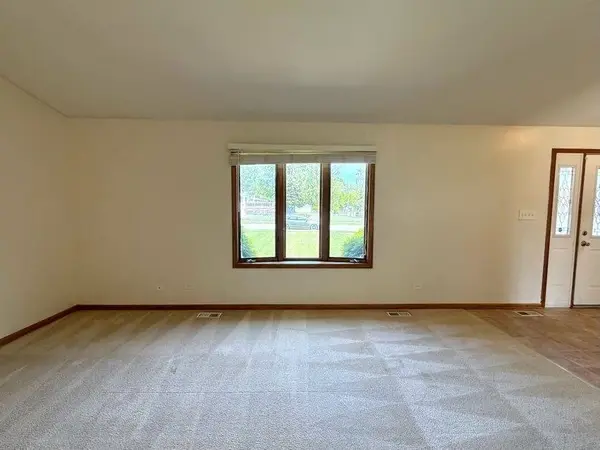 424 E Clark Street, Glenwood, IL 60425