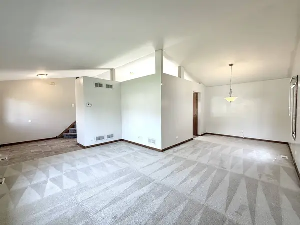 424 E Clark Street, Glenwood, IL 60425