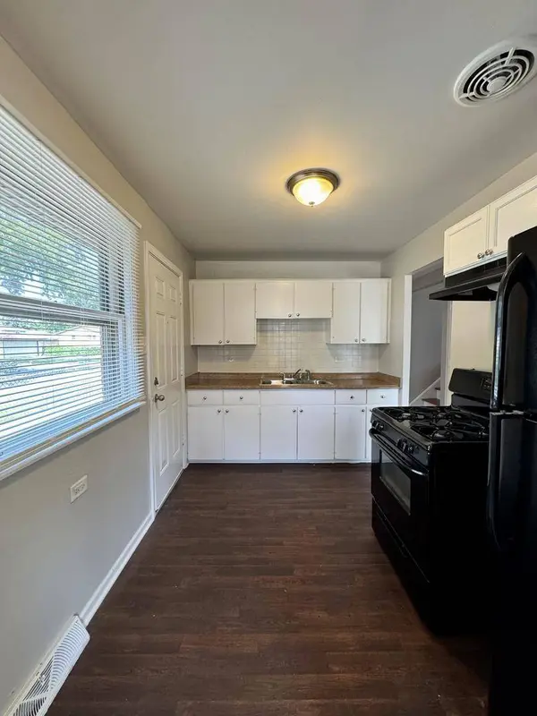 14401 Kolin Avenue, Midlothian, IL 60445