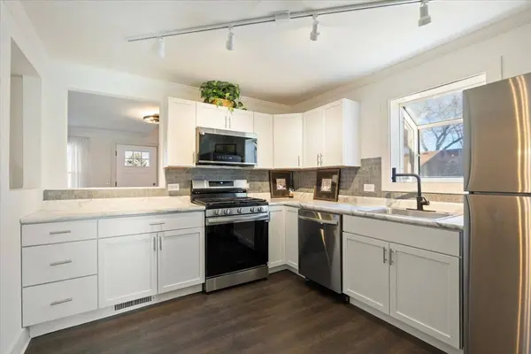 318 E Liberty Street, Wauconda, IL 60084