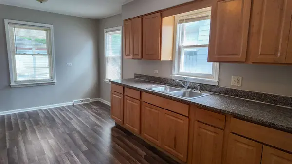 746 E 157th Street, South Holland, IL 60473