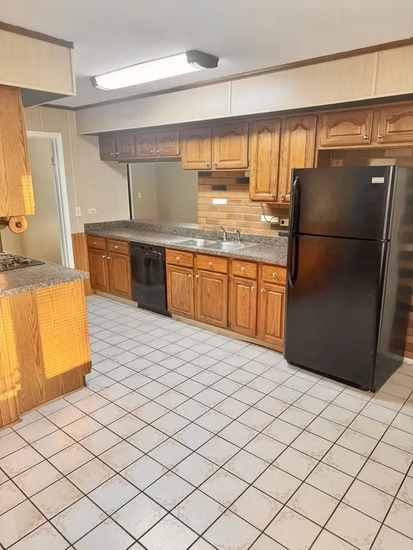 1943 Towner Lane, Glendale Heights, IL 60139