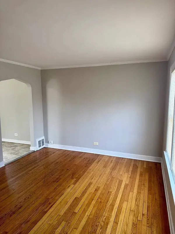 2218 S 11th Avenue, Broadview, IL 60155