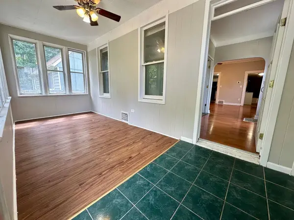 50 Sheridan Street, Elgin, IL 60123