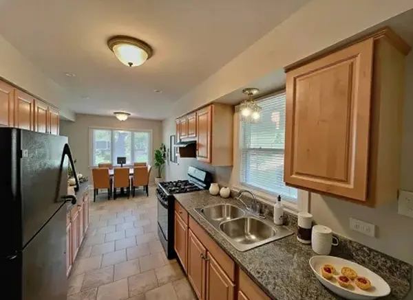 606 E 164th Place, South Holland, IL 60473