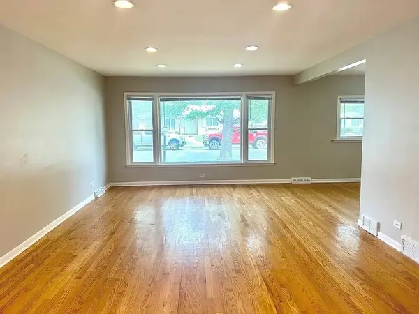 529 E 166th Place, South Holland, IL 60473